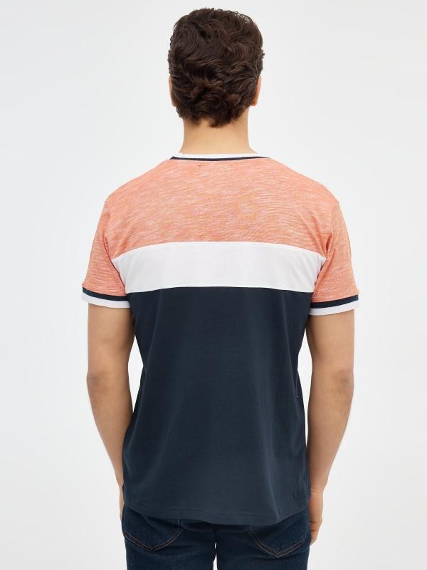 In side Camiseta color block verde