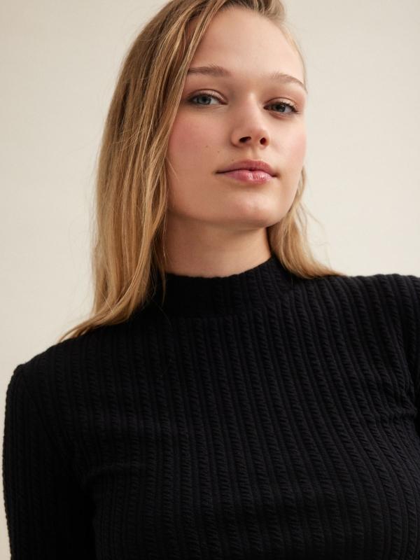 In Side Camiseta Con Textura Perkins