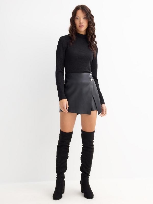 In Side Camiseta Con Textura Y Cut Out