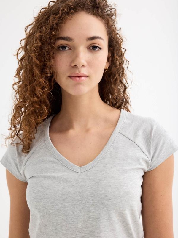 In Side Camiseta Crop Cuello Pico