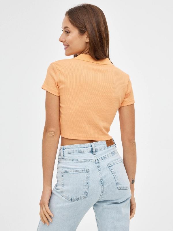 In Side Camiseta Crop Cuello Polo