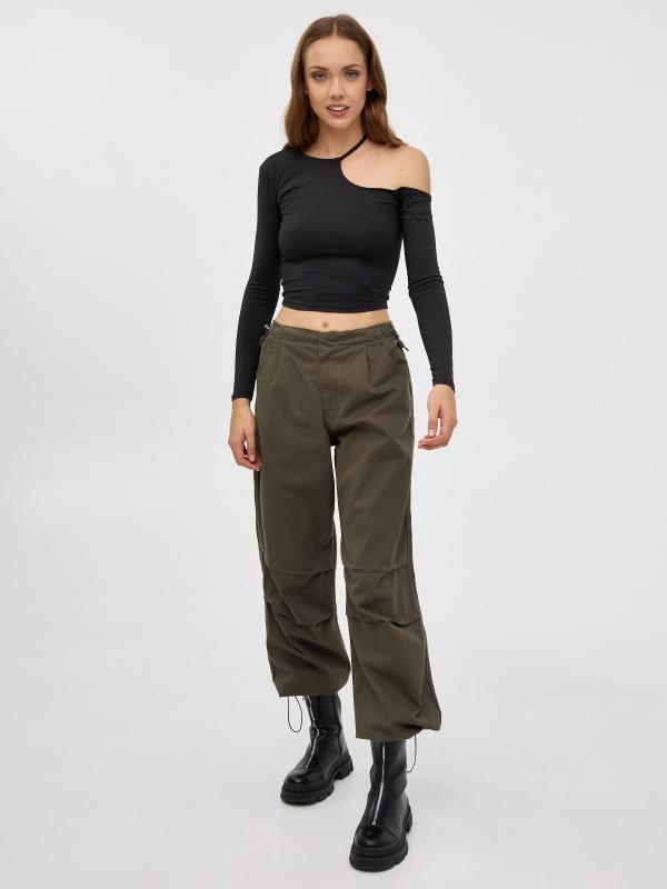 In Side Camiseta Crop Cut Out