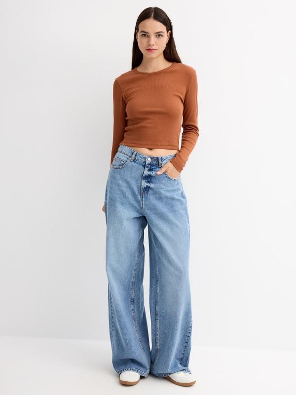 In Side Camiseta Crop Slim Básica