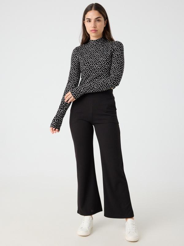 In Side Camiseta Cropped Lunares Cuello Alto