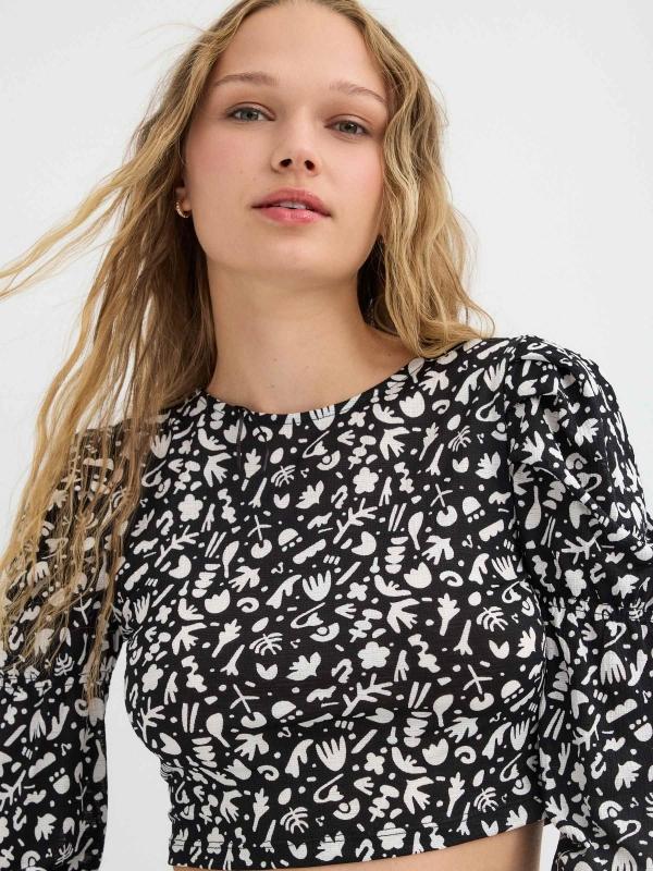 In Side Camiseta Cropped Manga Abullonada