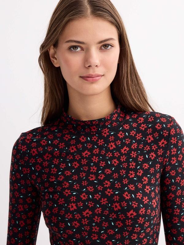 In Side Camiseta Cuello Perkins Print Floral