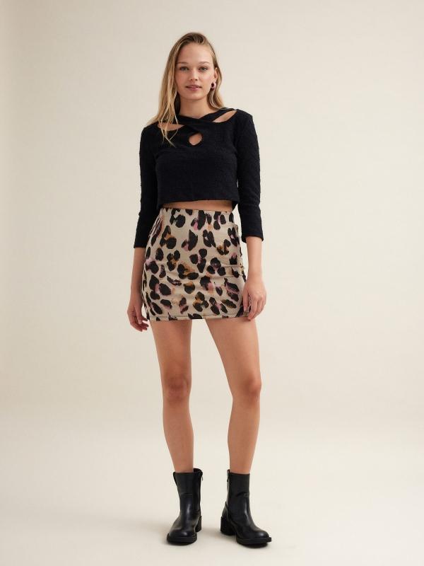 In Side Camiseta Cut Out Con Textura