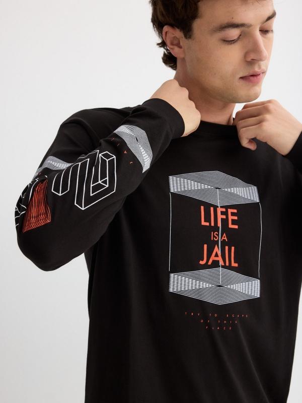 In Side Camiseta Life Is Jail