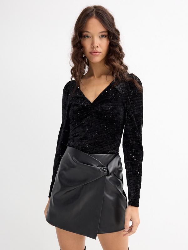 In side Camiseta manga larga terciopelo negro