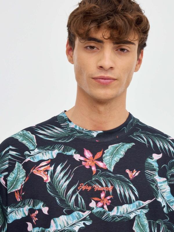 In Side Camiseta Oversized Tropical