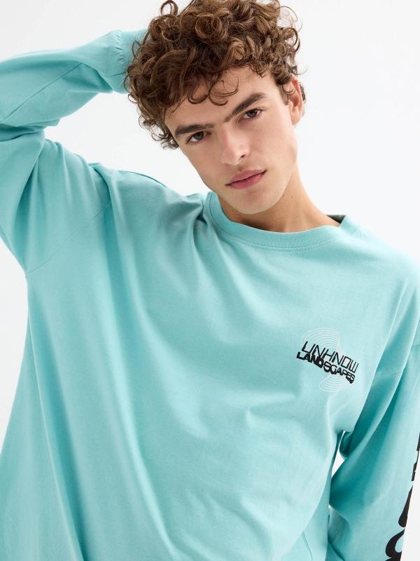 In Side Camiseta Print Cyber En Las Mangas