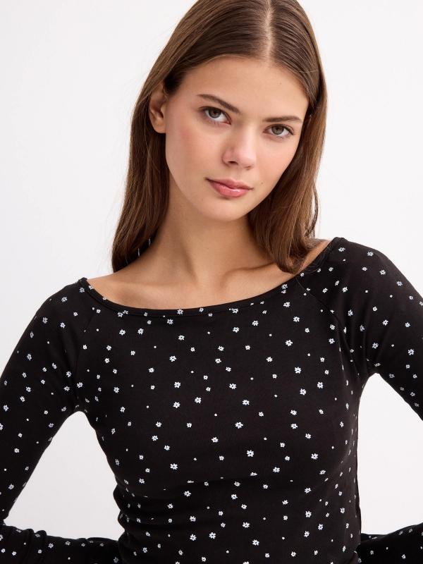 In Side Camiseta Print Flores Cuello Barco