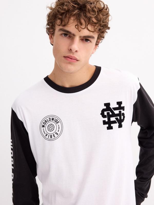 In Side Camiseta Regular NS Print