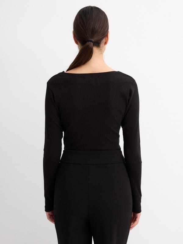 In Side Camiseta Rib Escote Cut Out