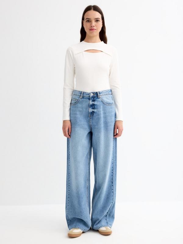 In Side Camiseta Slim Con Cut Out