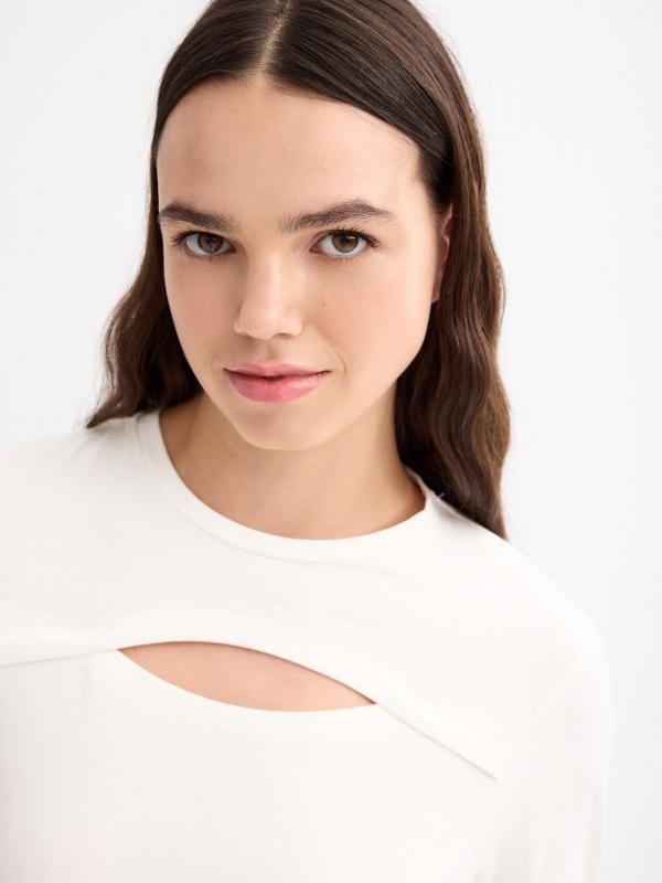 In Side Camiseta Slim Con Cut Out