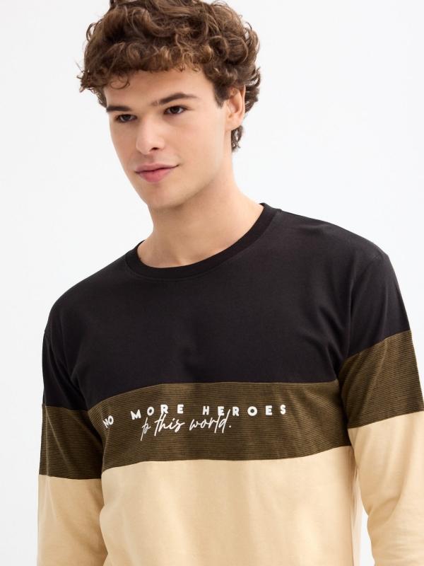 In Side Camiseta Texturas Combinadas