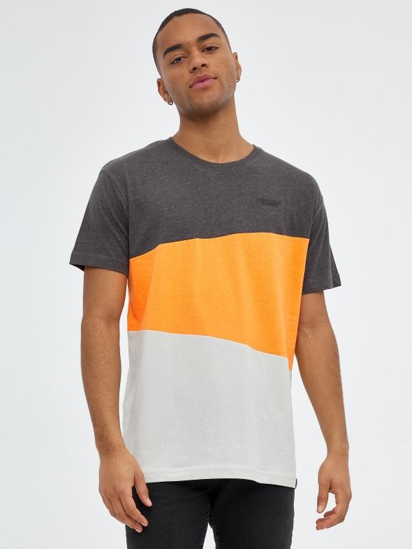 In side Camiseta tricolor block