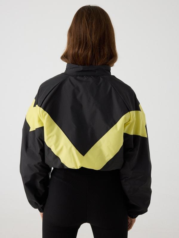 In Side Cazadora Acolchada Combinada Cropped