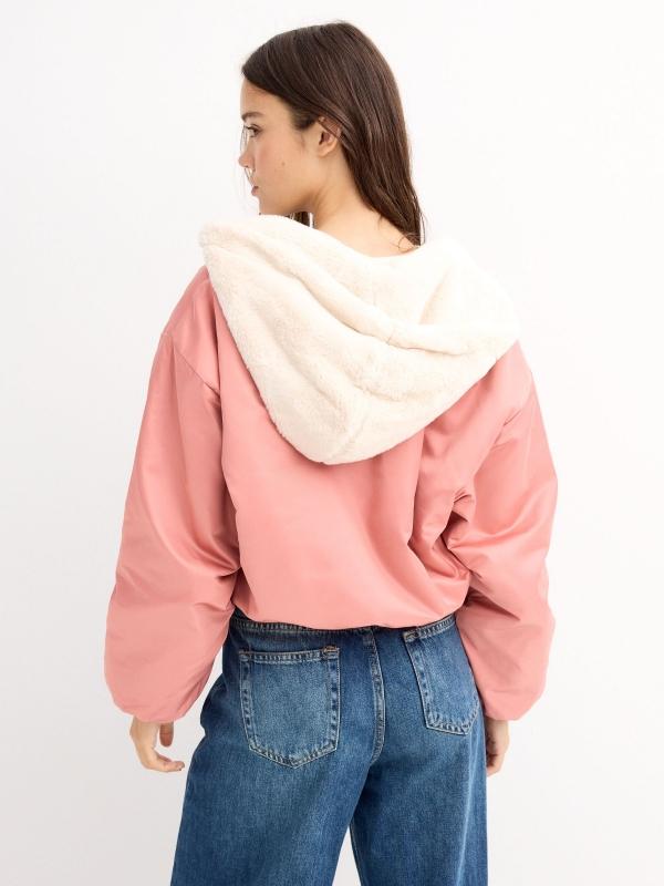 In Side Cazadora Capucha Pelo