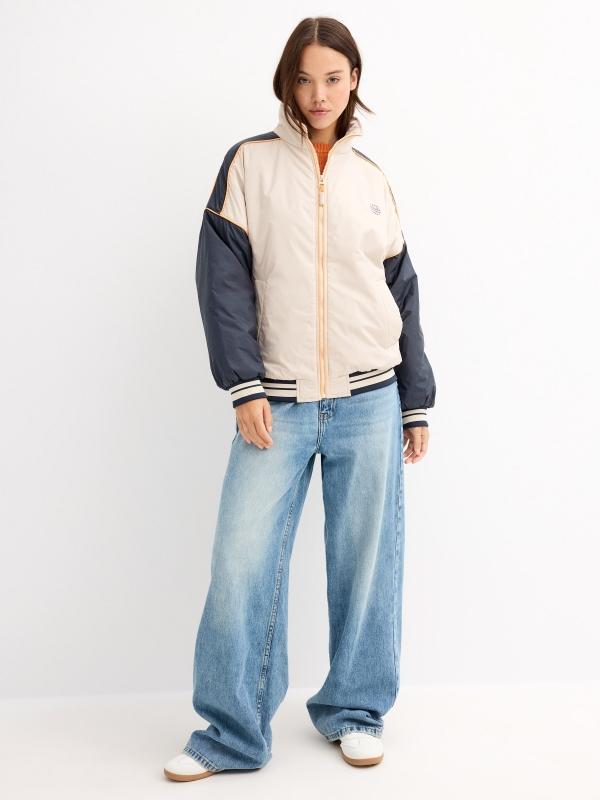 In Side Cazadora Color Block Y Gráfico