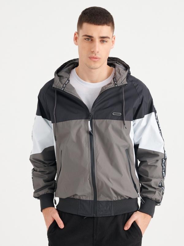 In Side Cazadora Combinada Texto