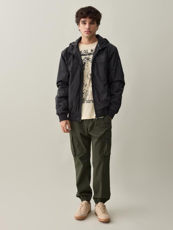 In Side Cazadora Con Capucha