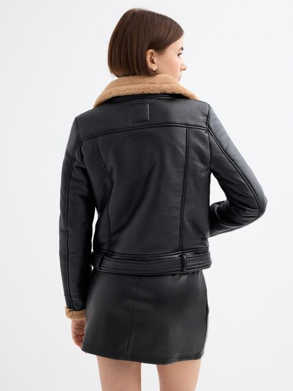 In Side Cazadora Cuello Solapa Con Pelo