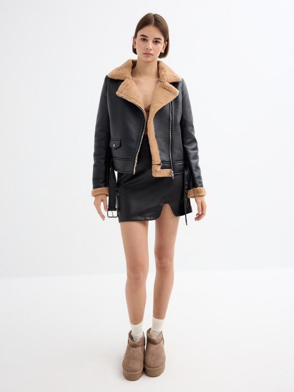 In Side Cazadora Cuello Solapa Con Pelo