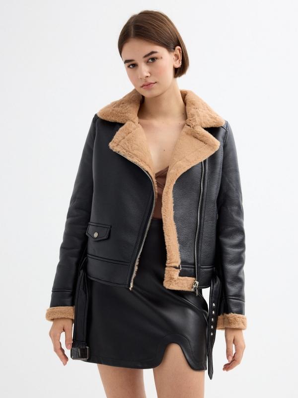 In side Cazadora cuello solapa con pelo