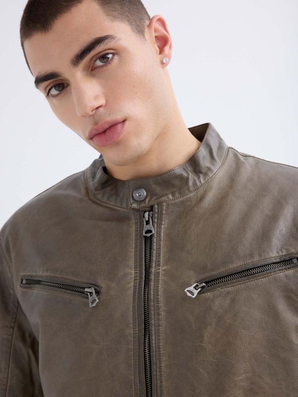 In Side Cazadora Efecto Piel Cremalleras