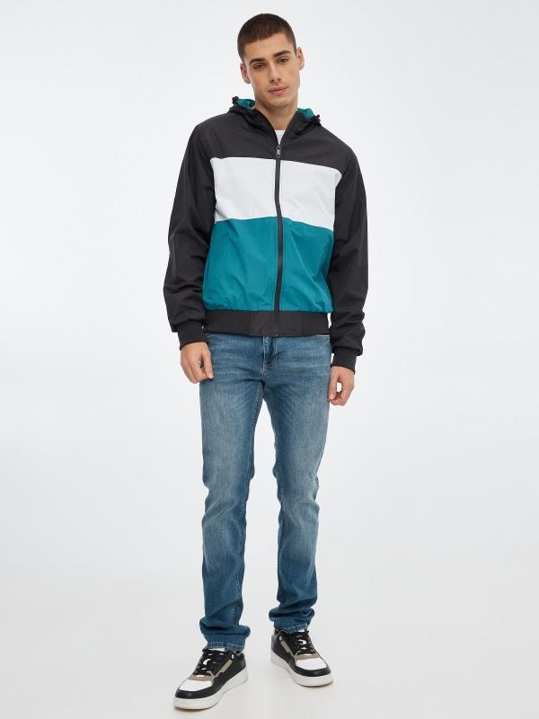 In Side Cazadora Ligera Con Capucha