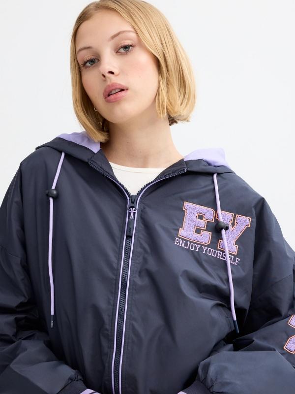 In Side Cazadora Lila Acolchada Capucha