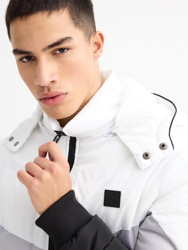 In Side Chaqueta Acolchada Con Capucha