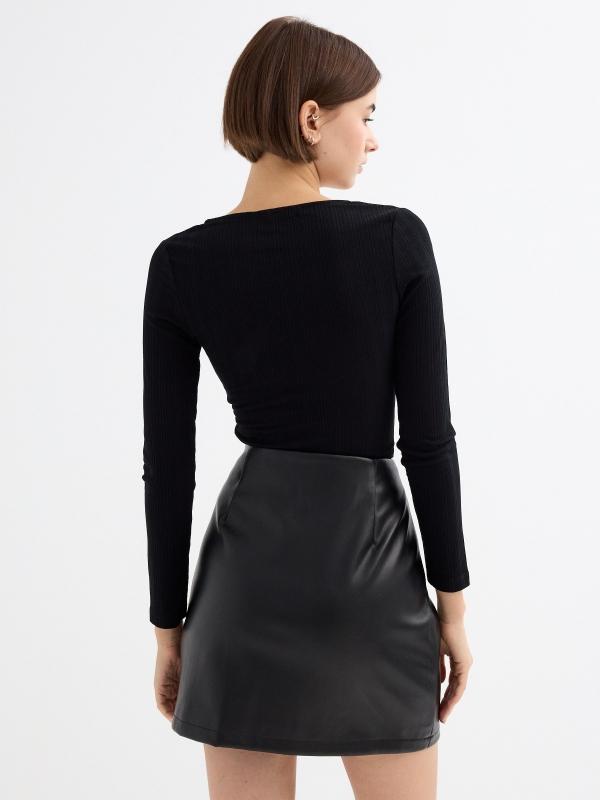 In Side Falda Mini Efecto Piel Con Tablas