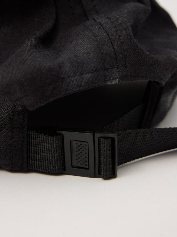 In Side Gorra Baseball Logo