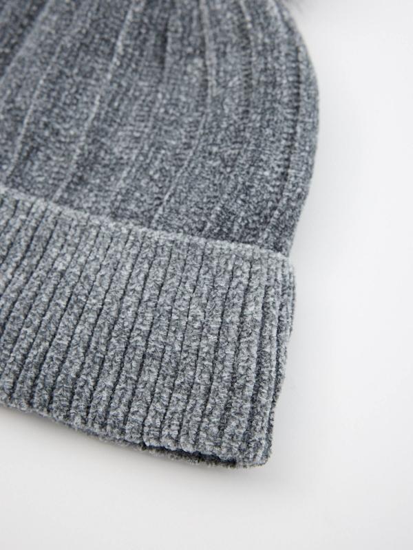 In Side Gorro Chenilla Gris Ocuro