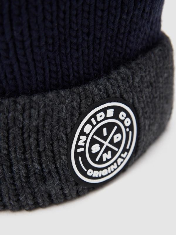 In Side Gorro Con Pompón Hombre