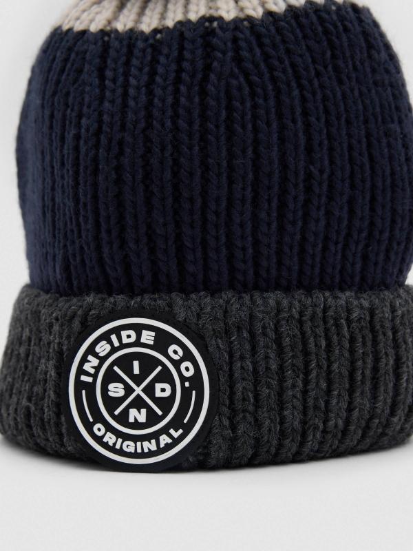 In Side Gorro Con Pompón Multicolor