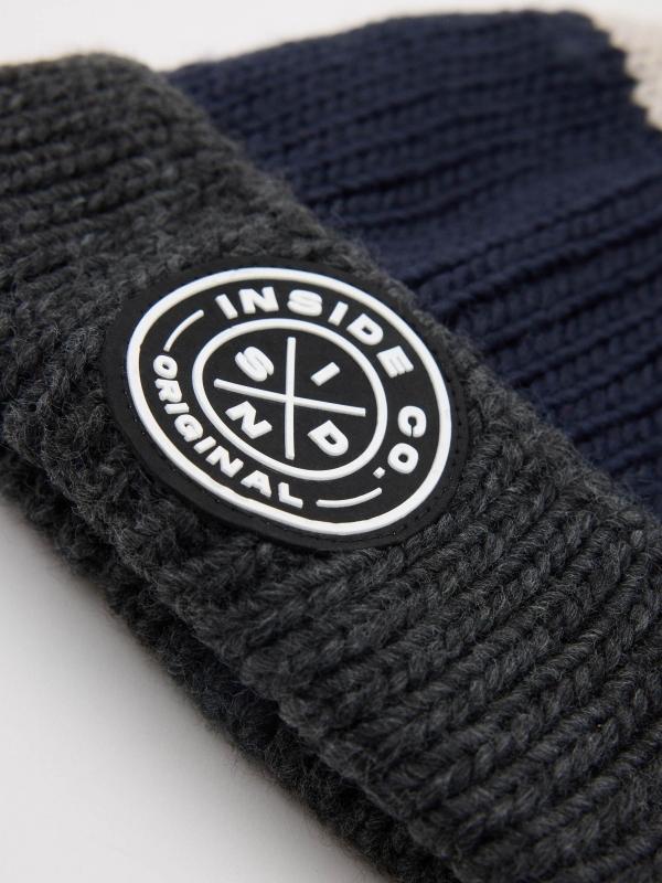 In Side Gorro Con Pompón Multicolor