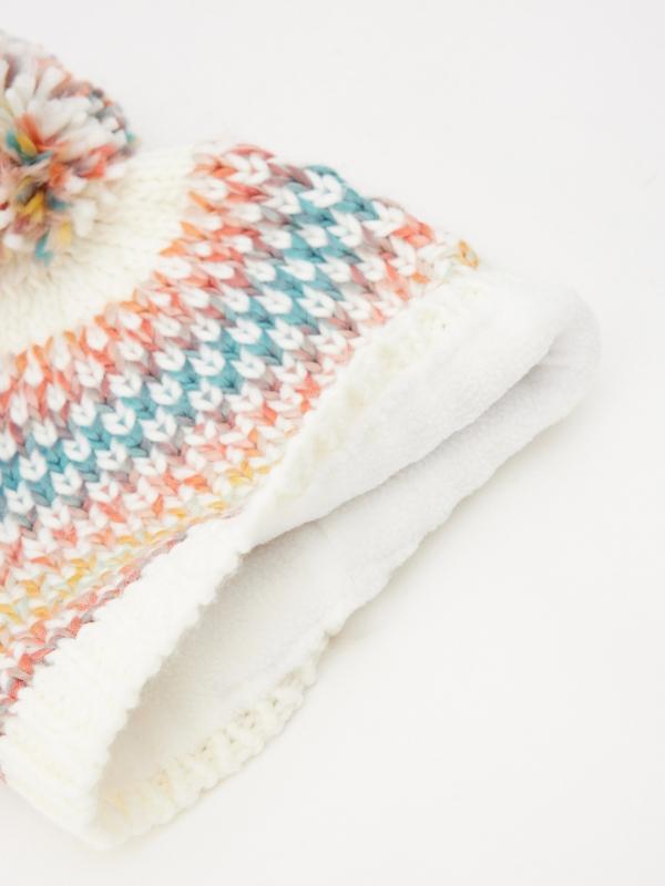 In Side Gorro Multicolor Con Pompón