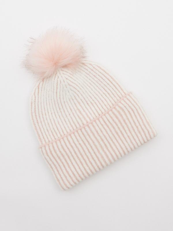 In side Gorro rosa claro con pompón