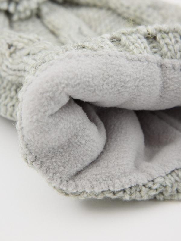 In Side Gorro Trenzado Gris