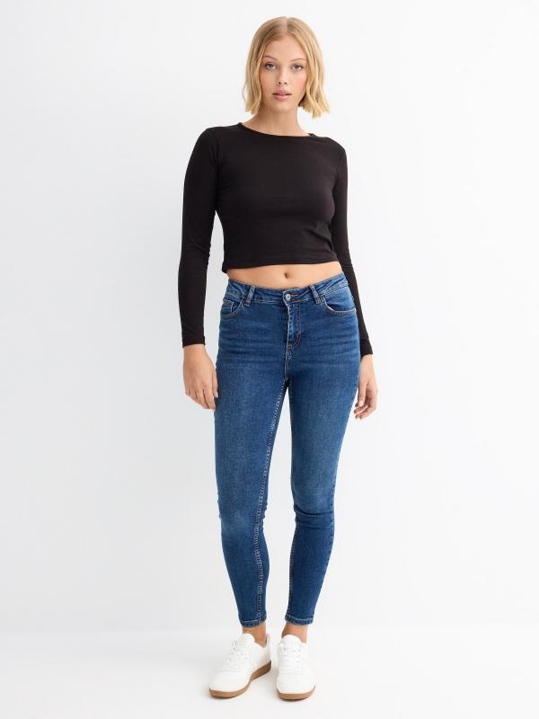 In side Jeans básico de tiro medio