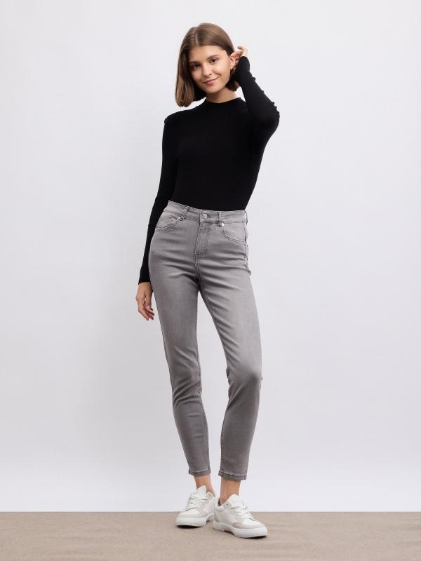 In side Jeans skinny push up tiro medio