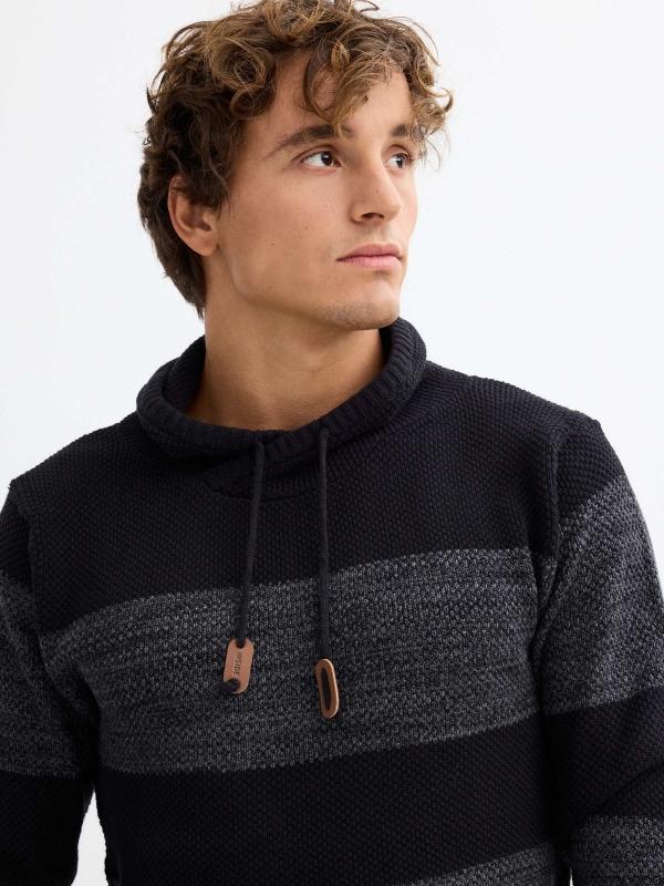 In Side Jersey Cuello Chimenea Rayas Negro