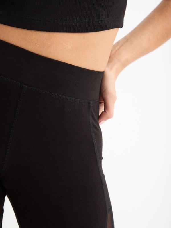 In Side Legging Con Detalle De Redecilla