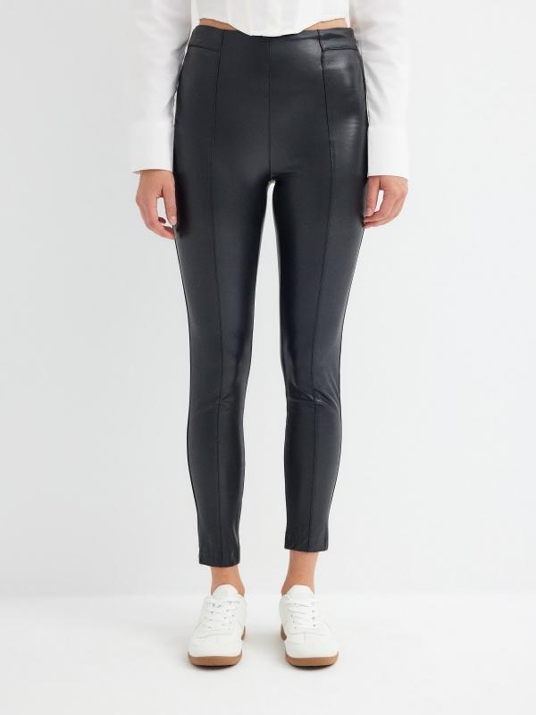 In Side Legging Tiro Alto Efecto Piel