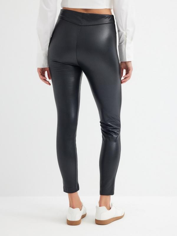 In Side Legging Tiro Alto Efecto Piel