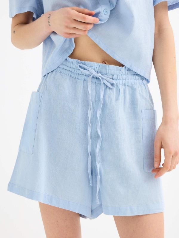 In Side Pantalón Corto Fluido Lino